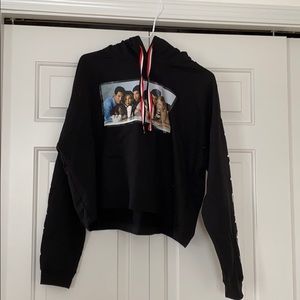 Cropped Friends Sweatshirt